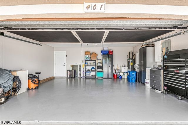 401 Candlewick CIR E, Lehigh Acres, FL 33936