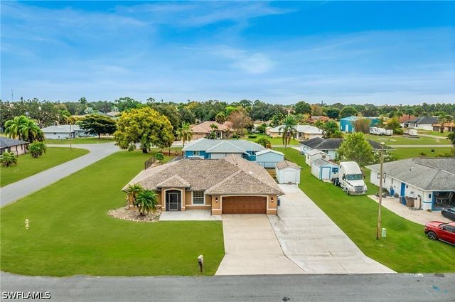 401 Candlewick CIR E, Lehigh Acres, FL 33936