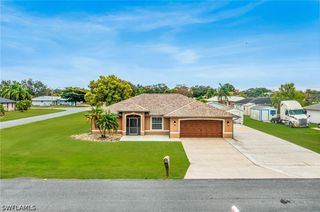 401 Candlewick CIR E, Lehigh Acres, FL 33936