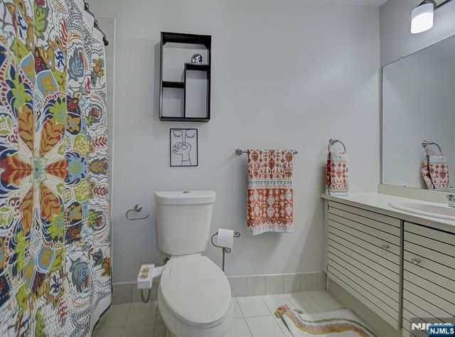 23 Otis Place, Verona, NJ 07044