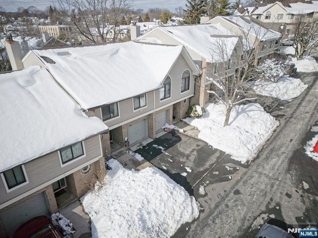 23 Otis Place, Verona, NJ 07044