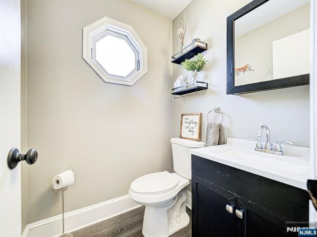 23 Otis Place, Verona, NJ 07044