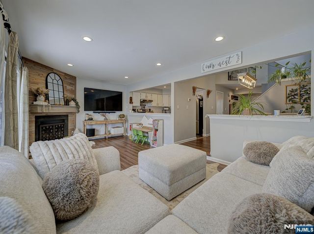 23 Otis Place, Verona, NJ 07044