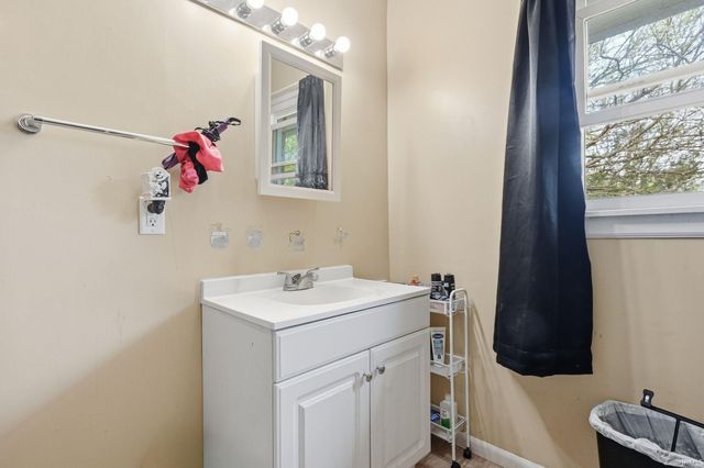 4305 N Glenwood Avenue, Muncie, IN 47304