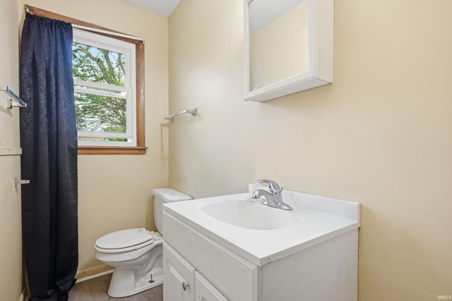 4305 N Glenwood Avenue, Muncie, IN 47304