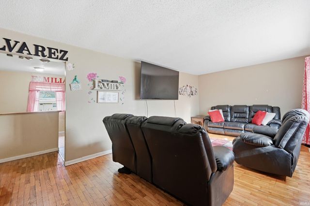 4305 N Glenwood Avenue, Muncie, IN 47304