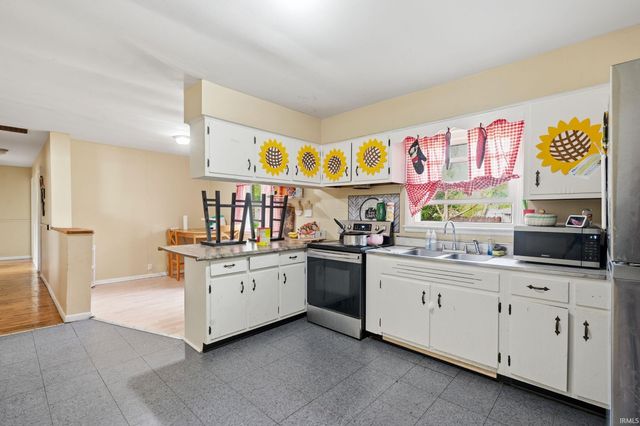 4305 N Glenwood Avenue, Muncie, IN 47304