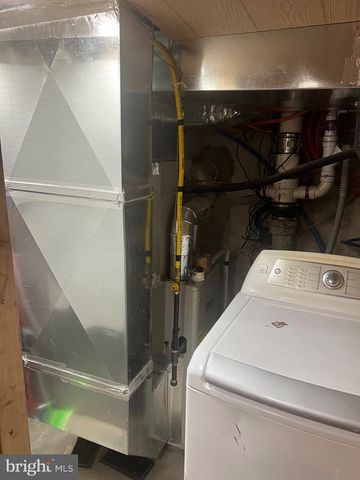 1525 ELMWOOD AVE, Folcroft, PA 19032