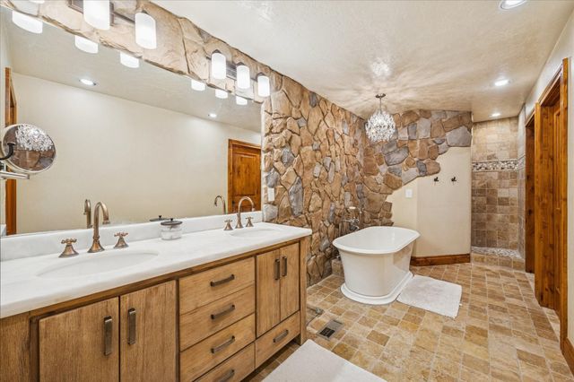 640 Piney Creek Road, Bellville, TX 77418