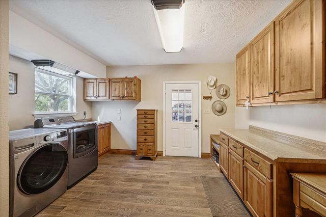640 Piney Creek Road, Bellville, TX 77418