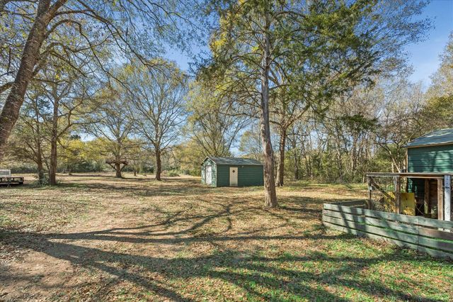640 Piney Creek Road, Bellville, TX 77418