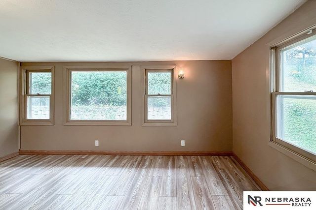 216 Douglas Drive, Bellevue, NE 68005