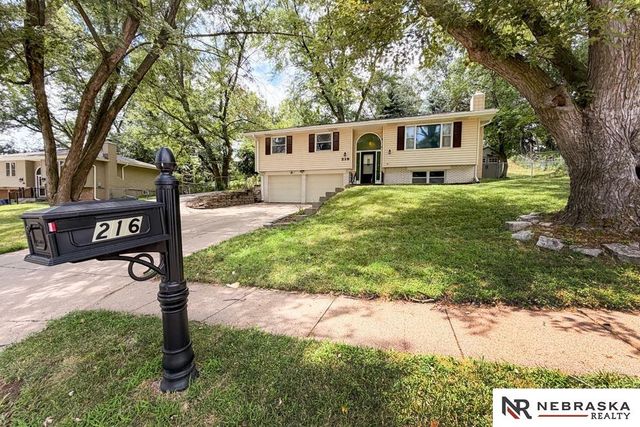 216 Douglas Drive, Bellevue, NE 68005