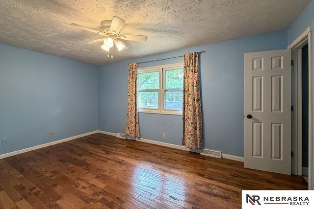 216 Douglas Drive, Bellevue, NE 68005