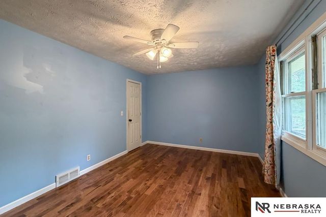 216 Douglas Drive, Bellevue, NE 68005