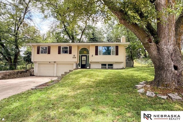 216 Douglas Drive, Bellevue, NE 68005