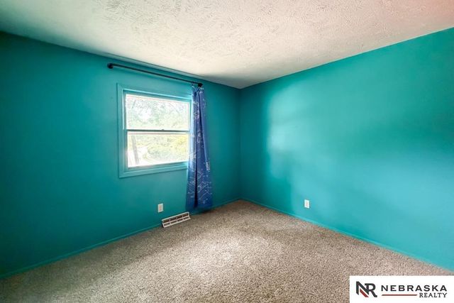 216 Douglas Drive, Bellevue, NE 68005