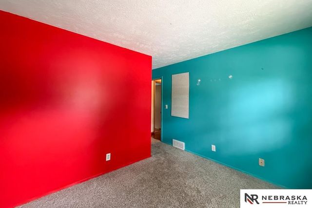 216 Douglas Drive, Bellevue, NE 68005