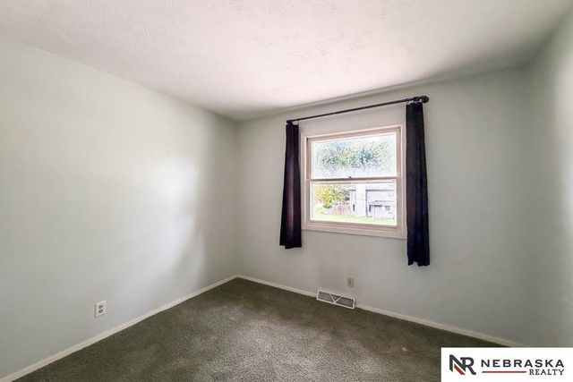 216 Douglas Drive, Bellevue, NE 68005