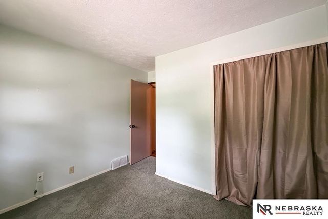 216 Douglas Drive, Bellevue, NE 68005