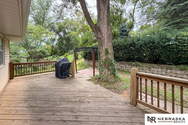216 Douglas Drive, Bellevue, NE 68005