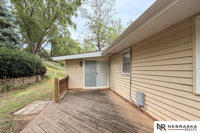 216 Douglas Drive, Bellevue, NE 68005