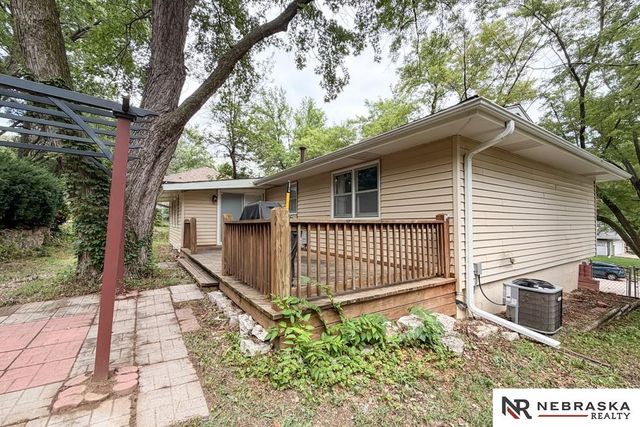 216 Douglas Drive, Bellevue, NE 68005