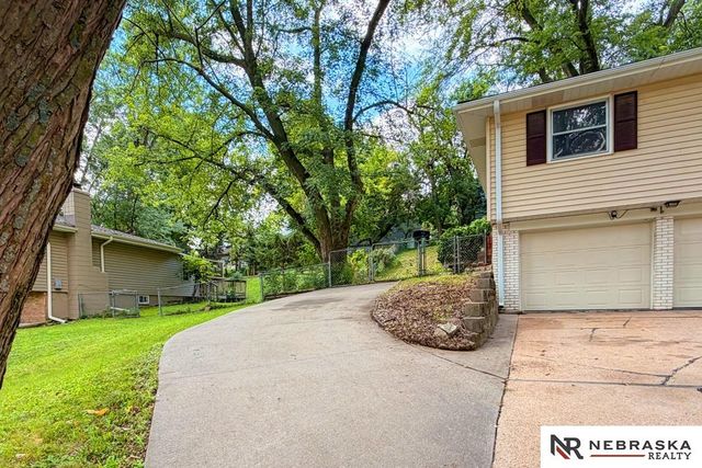 216 Douglas Drive, Bellevue, NE 68005