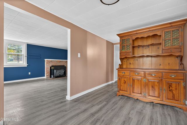 27 Eastside Drive, Clifton Park, NY 12019