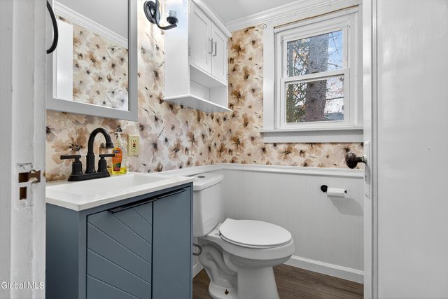 27 Eastside Drive, Clifton Park, NY 12019