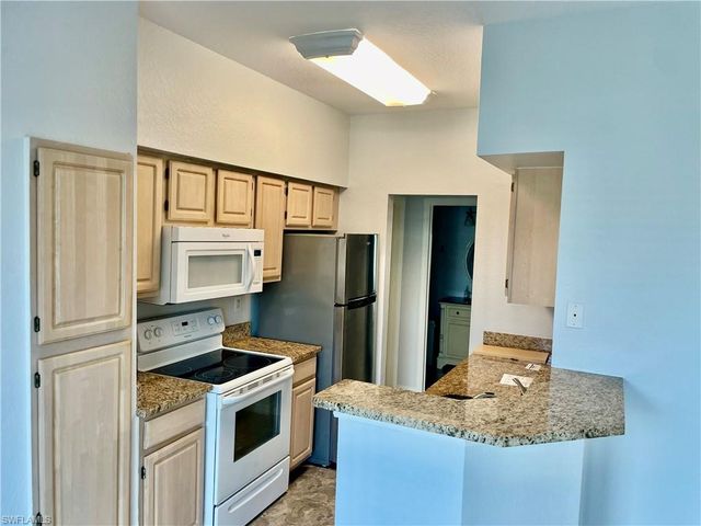 23600 Walden Center DR 302, Estero, FL 34134