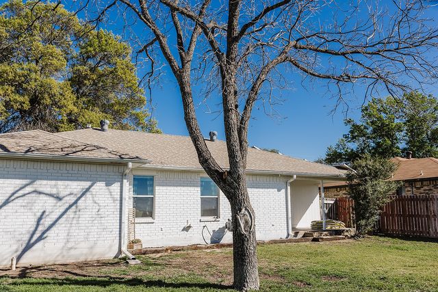 2010 Old Calf Creek Road, Brady, TX 76825