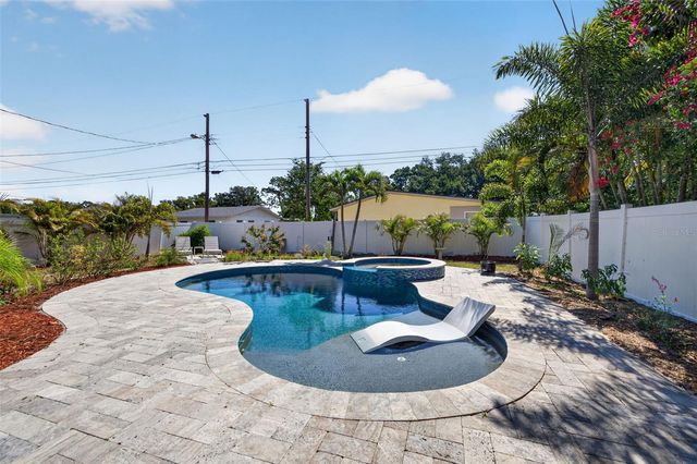 3121 30TH STREET N, St Petersburg, FL 33713