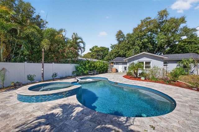 3121 30TH STREET N, St Petersburg, FL 33713