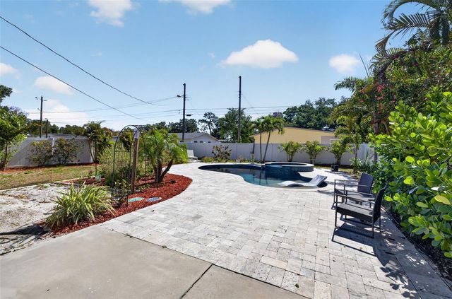 3121 30TH STREET N, St Petersburg, FL 33713