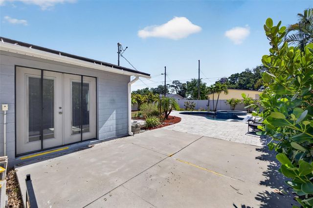 3121 30TH STREET N, St Petersburg, FL 33713