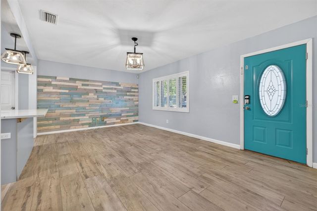 3121 30TH STREET N, St Petersburg, FL 33713
