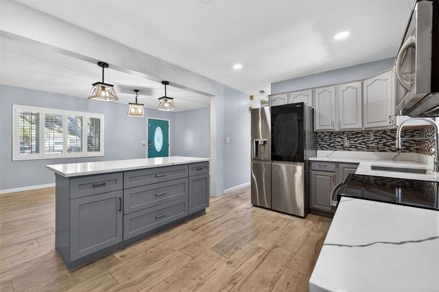 3121 30TH STREET N, St Petersburg, FL 33713