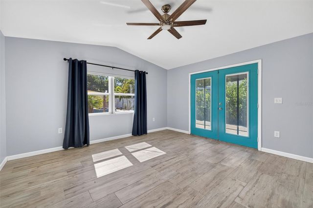 3121 30TH STREET N, St Petersburg, FL 33713