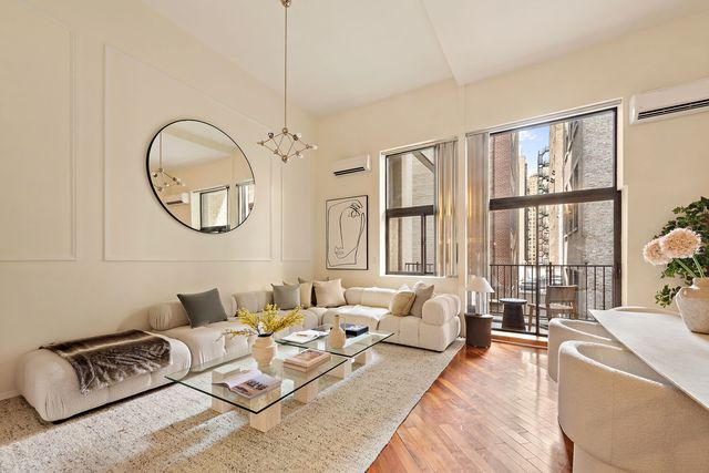 372 5th Ave Apt 3M, New York City, NY 10018