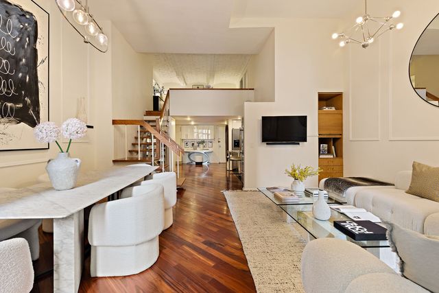 372 5th Ave Apt 3M, New York City, NY 10018