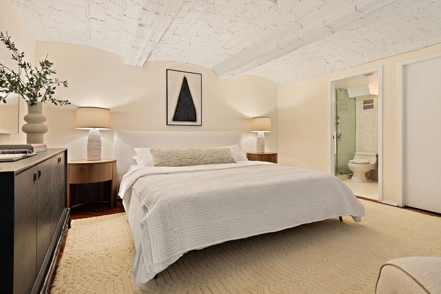 372 5th Ave Apt 3M, New York City, NY 10018