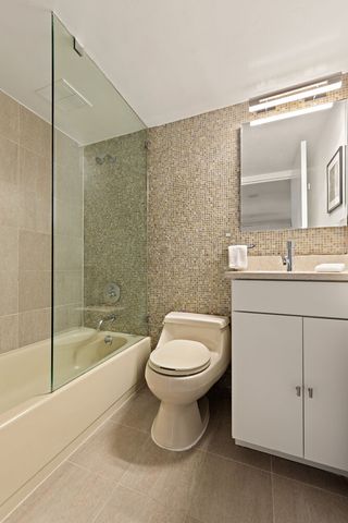 372 5th Ave Apt 3M, New York City, NY 10018