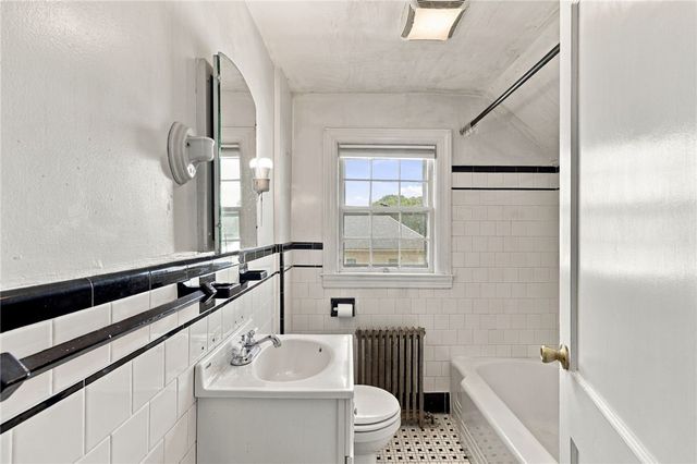 22 Tremont Street, Cranston, RI 02920