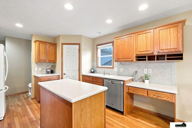 7701 S 41st Street, Lincoln, NE 68516