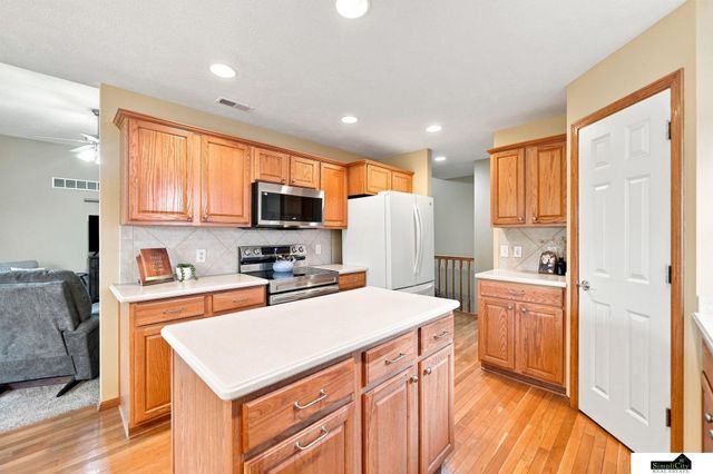 7701 S 41st Street, Lincoln, NE 68516