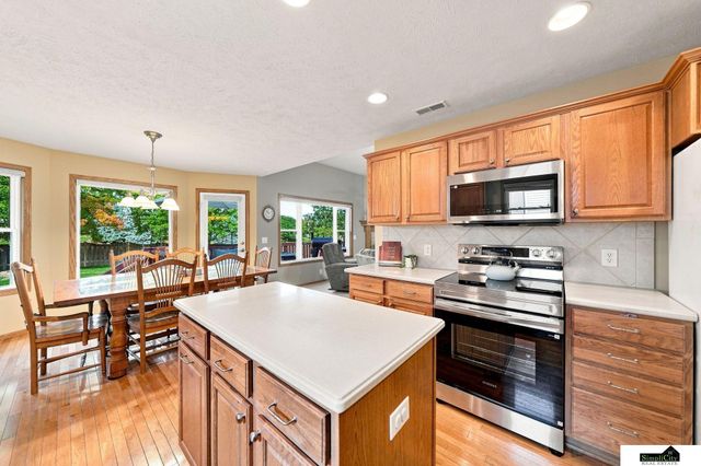 7701 S 41st Street, Lincoln, NE 68516