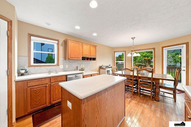 7701 S 41st Street, Lincoln, NE 68516
