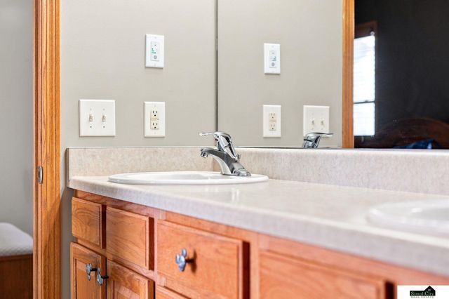 7701 S 41st Street, Lincoln, NE 68516