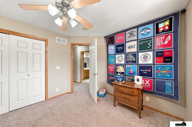 7701 S 41st Street, Lincoln, NE 68516